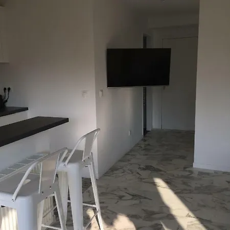 Amazing Centre - Terrasse Ensoleillee - 5 Min Croisette شقة